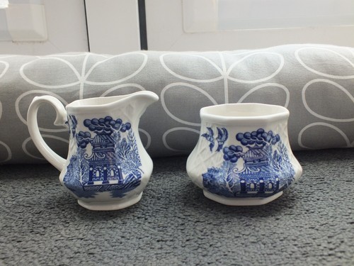 Sadler blue willow pattern - blue,