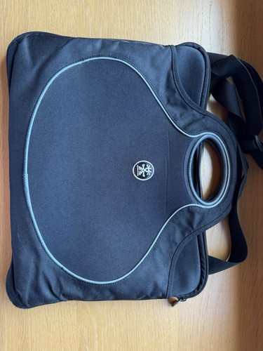Crumpler black laptop carry - black,