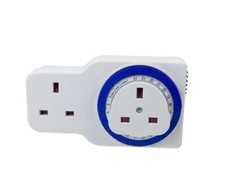 PLUG IN 13A MECHANICAL SEGMENT TIMER SWITCH 24 HOUR DUAL DOUBLE SOCKET