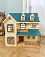 Sylvanian Families Calico Critters - Deluxe House On The Hill Oakwood Manor