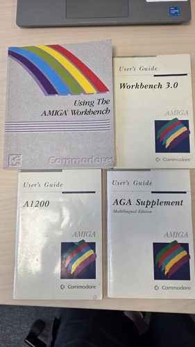 Commodore amiga a1200 manual - commodore,