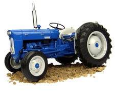 Universal Hobbies UH2900 Fordson Super Dexta New Performance 1963 1:16 tractor