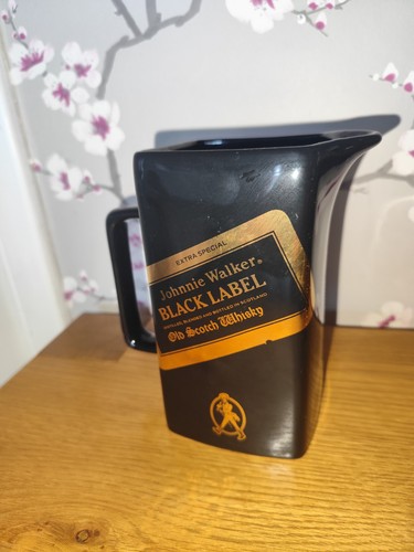 Whisky water jug johnnie - --,