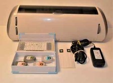 Cricut Expression Electronic Cutting Machine CREX001 w power,4 cartridges 5 plat