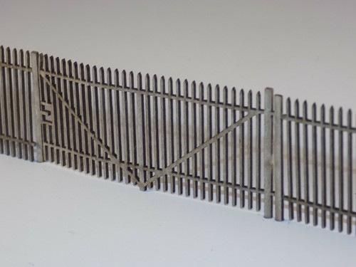 8ft steel security fencing