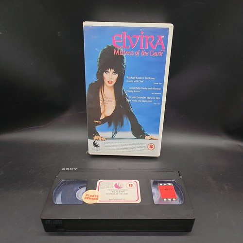 Elvira mistress the dark - of,