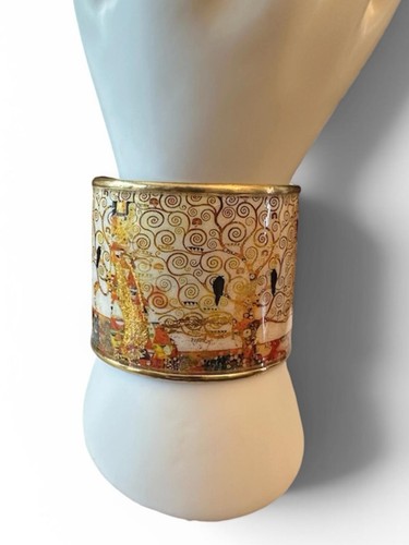 Euc gold tone bangle bracelet - gold,