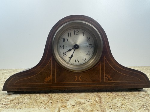 Vintage wooden mantel clock - wooden,