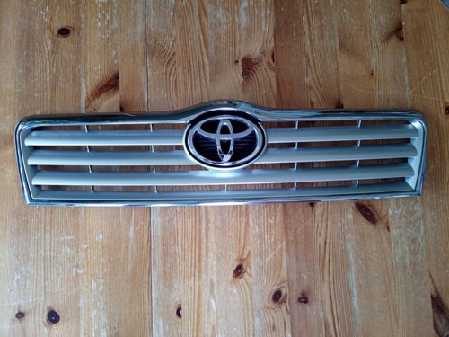 Toyota avensis mk2 front - toyota,