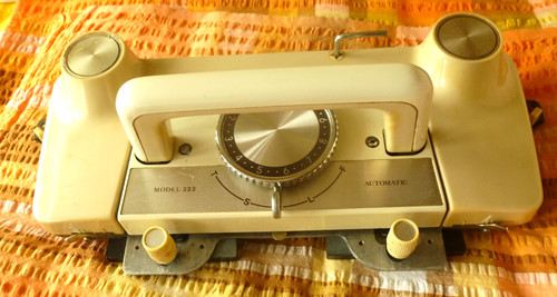 Knitmaster kniting machine 323 - knitmaster,