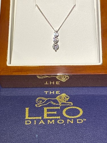 Ernest jones 18ct - 18ct, 0.5ct