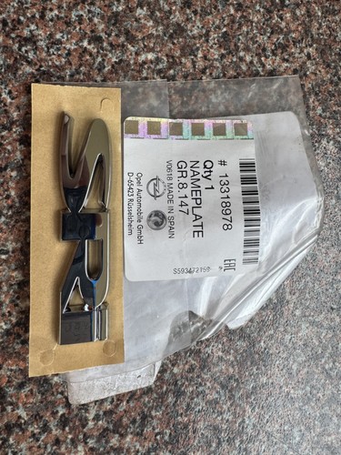 New genuine vauxhall sri badge - genuine,