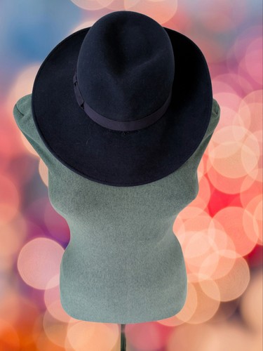 Vintage navy wool - felt, bermona