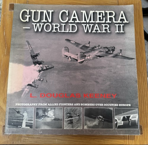 Gun camera world war by - gun, l