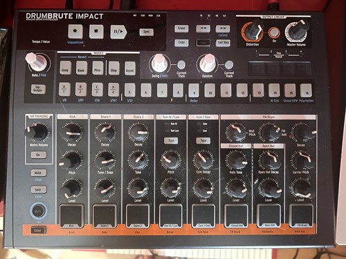 Arturia drumbrute impact - arturia,