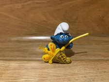 1x Vintage Smurf Peyo. Super Smurf Butterfly Catcher 1979.