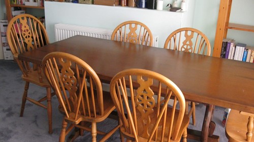 Large cottage style dining - style,