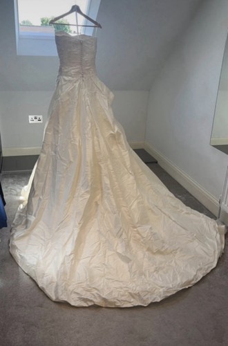 Pronovias wedding dress - pronovias, uk