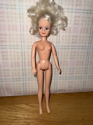 Pedigree sindy doll smirky - sindy,
