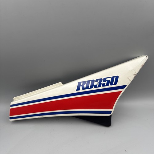 Yamaha side fairing - right,