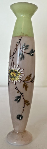 Victorian milk glass vase - milk, hand