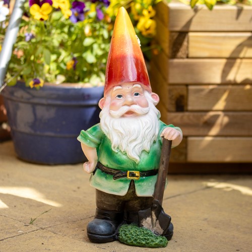 Mason the gardener gnome - the,