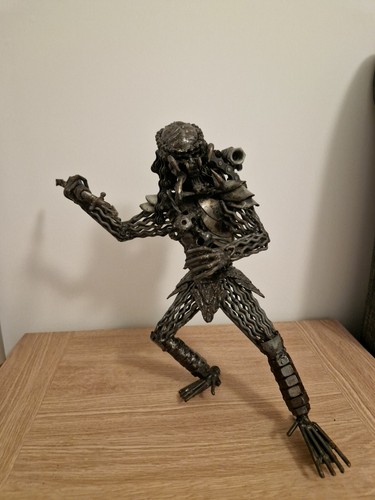 Predator metal figure - metal,
