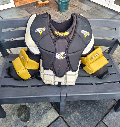 Vaughn 7000 goalie chest - 7000,