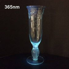 Green glass flute - Embossed