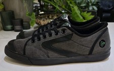 DUNLOP GREEN FLASH. MENS SIZE 9 UK TRAINERS. GREY/BLK/GREEN