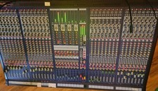 Midas Verona 320 32-Channel Analog Mixing Console - Pro Live Sound Mixer Desk