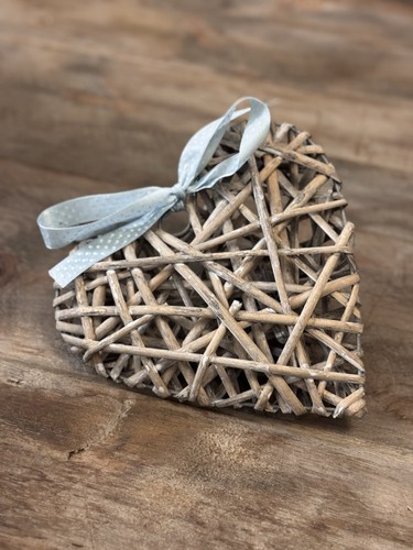 Wicker hanging heart - hanging,