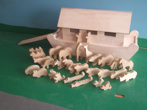 Medium wooden noahs - medium, with