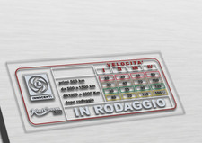 ADESIVO RODAGGIO INNOCENTI MINI COOPER 1300 velocità massime | 15,6x6,6 cm GRIGI