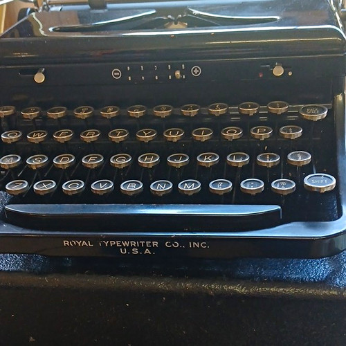 Royal vintage manual - vintage,