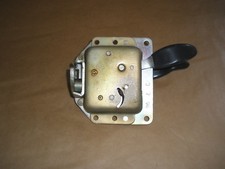 NOS LAND ROVER SERIES, DEFENDER 101 FWC RH & REAR ANTI BURST DOOR LOCK 395041