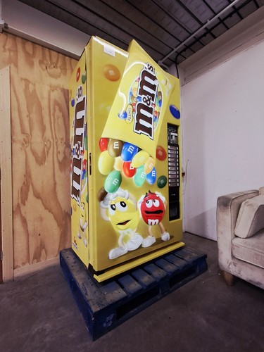 Vending machine - m&m's,