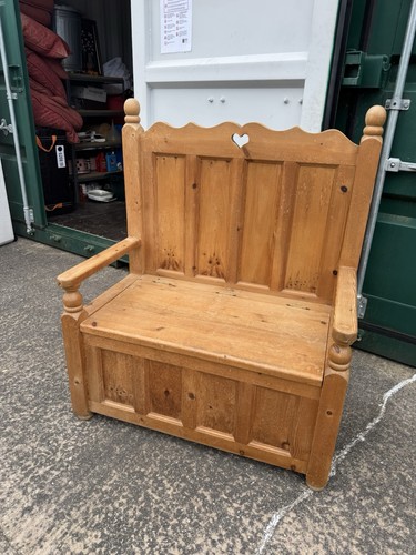 Hall monks bench settle pew - /, /pew