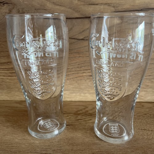 Carlsberg embossed pint glass - embossed,