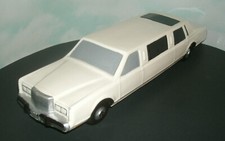 1/20 Scale 1980's Lincoln Town Car Stretch Limo (14") Porcelain Model Decoration