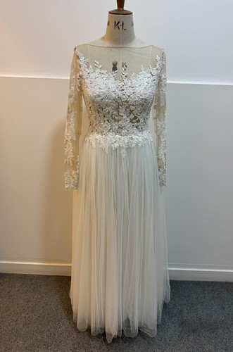 Pronovias wedding dress - pronovias,