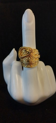 Beautifully detailed 9ct 375 - beautifully,