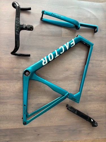 Factor one 2022 - factor, blue