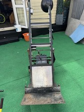 Escalera Staricat Electric powered Stair Climber Stacker Hand Truck