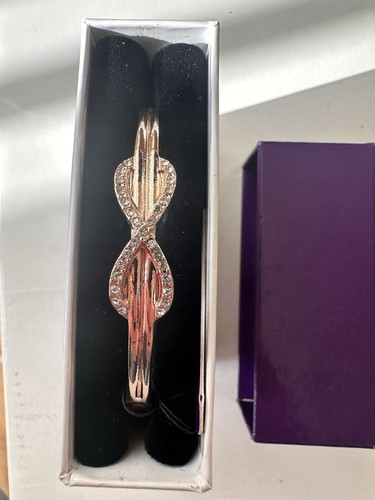 Buckingham jewellery rose - jewellery, gold