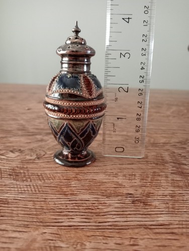 Doulton lambeth pepper pot - lambeth,