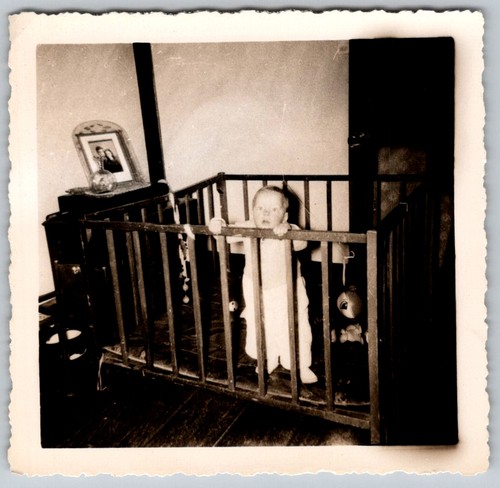 Vtg snapshot cute - b&w,