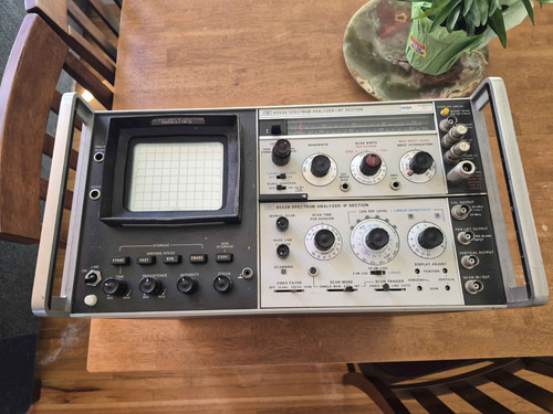Spectrum analyzer 141t - hp,