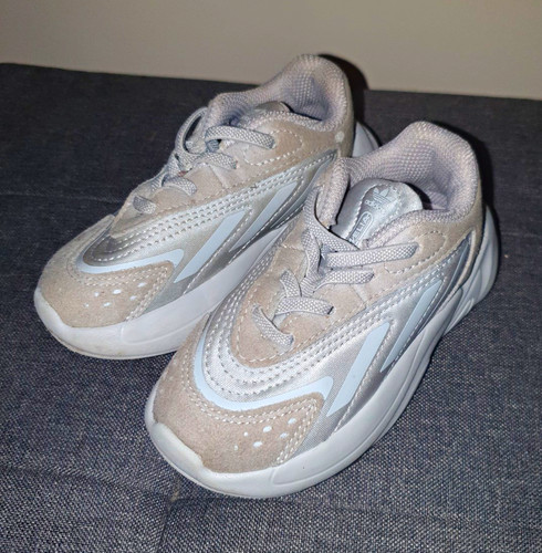 Adidas yeezy boost 700 - boost,