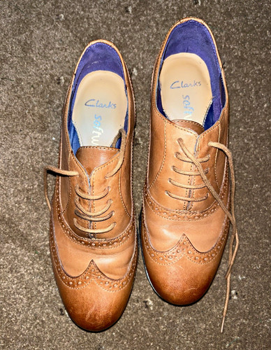 Clarks brown leather - brown, brogue